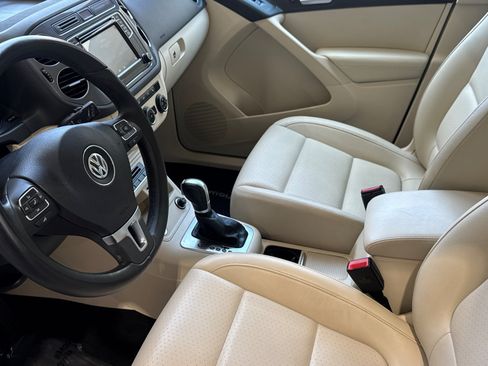 Used 2017 Volkswagen Tiguan S FWD image 10
