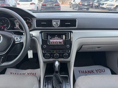 Used 2017 Volkswagen Passat 1.8T S image 20