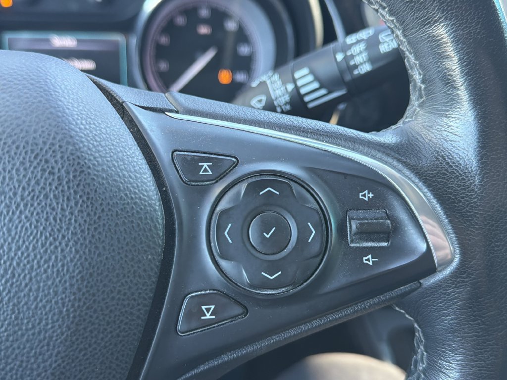 Used 2020 Buick Envision Essence FWD image 24