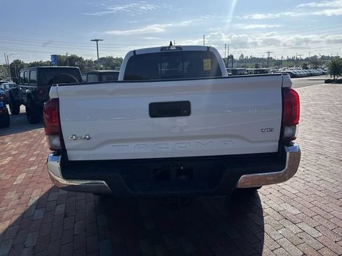 Used 2022 Toyota Tacoma SR5 AWD/4WD image 13