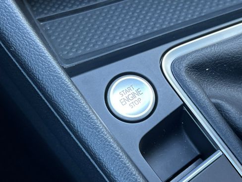 Certified 2025 Volkswagen Jetta SE image 21