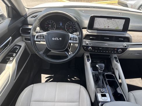 Used 2022 Kia Telluride EX w/ EX Premium Package image 16