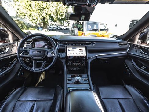 Used 2021 Jeep Grand Cherokee L Overland w/ Advanced Protech Group III image 21