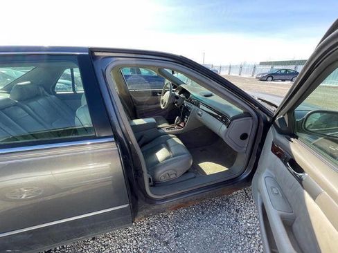Used 1999 Cadillac Seville SLS w/ Personalization Pkg image 28