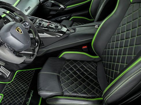 Used 2018 Lamborghini Aventador S AWD/4WD image 23