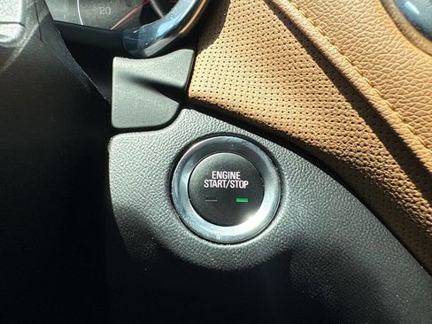 Used 2019 Chevrolet Equinox Premier FWD image 27