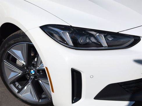 New 2026 BMW i4 xDrive40i image 18