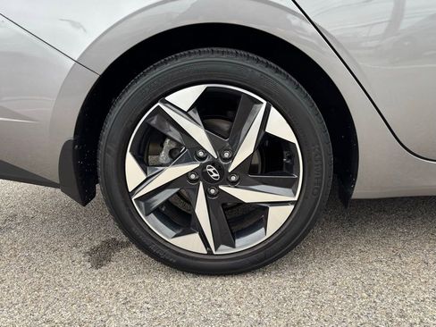 Used 2023 Hyundai Elantra SEL w/ Convenience Package FWD image 31