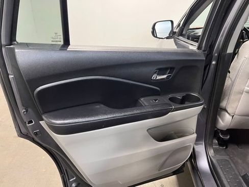 Used 2018 Honda Pilot EX image 17