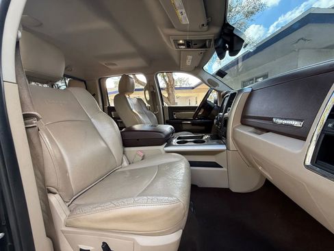 Used 2015 RAM 1500 Laramie w/ Convenience Group image 18