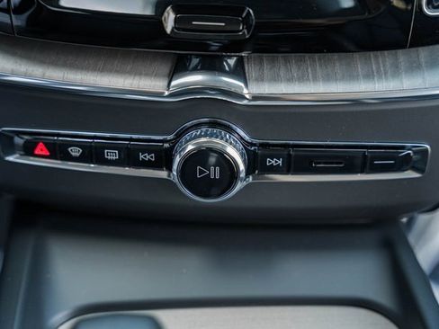 Certified 2025 Volvo XC60 T8 Plus w/ Protection Package Premier image 23