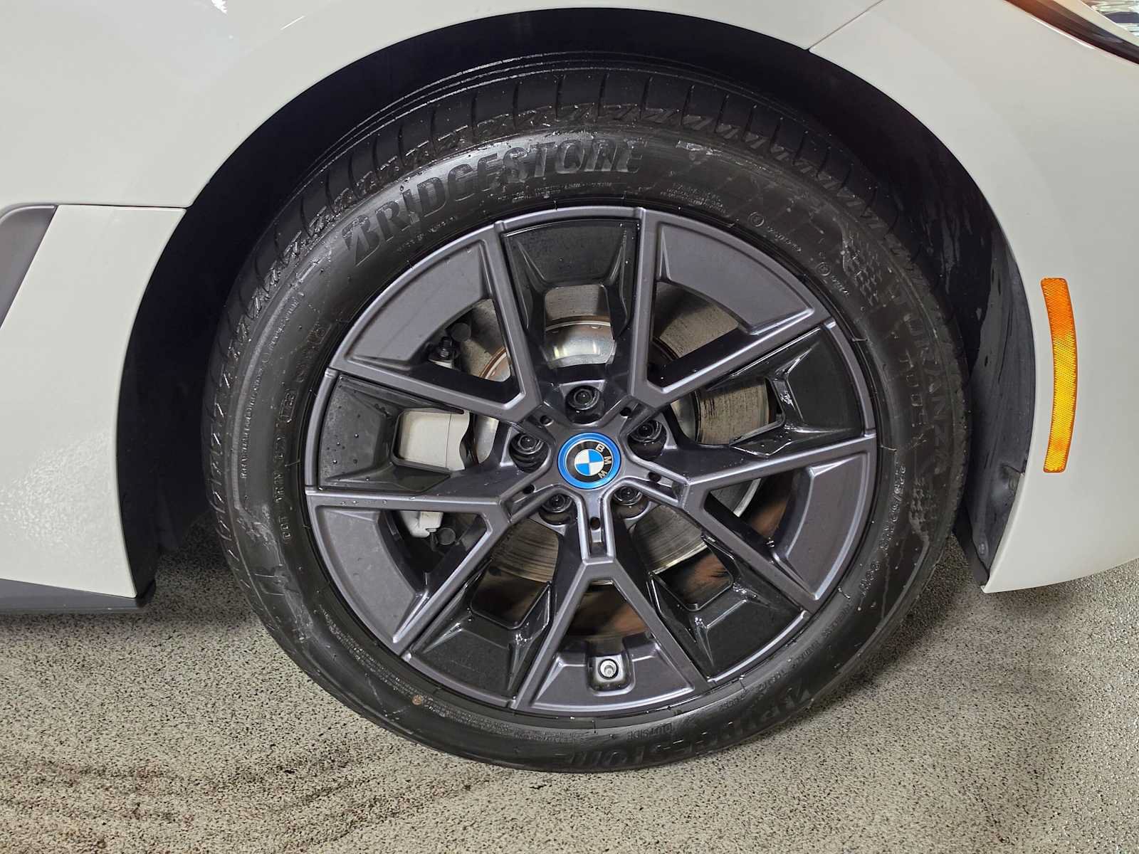Used 2023 BMW i4 eDrive35 w/ Premium Package RWD image 9