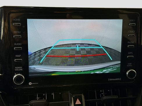 Used 2021 Toyota Corolla LE image 19