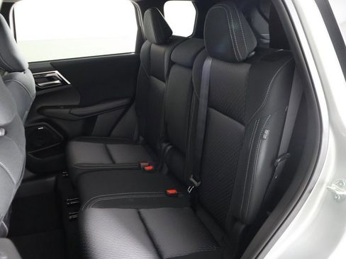 New 2025 Mitsubishi Outlander ES image 30