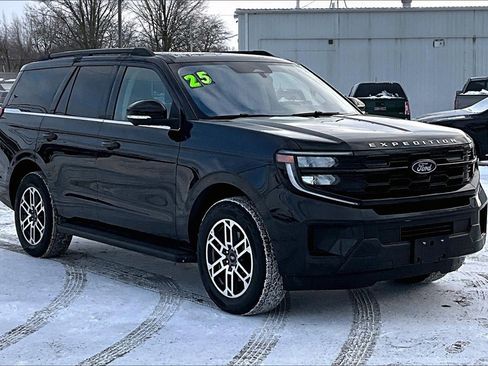 Used 2025 Ford Expedition Active image 1