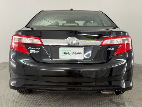 Used 2012 Toyota Camry XLE w/ Leather Pkg FWD image 8