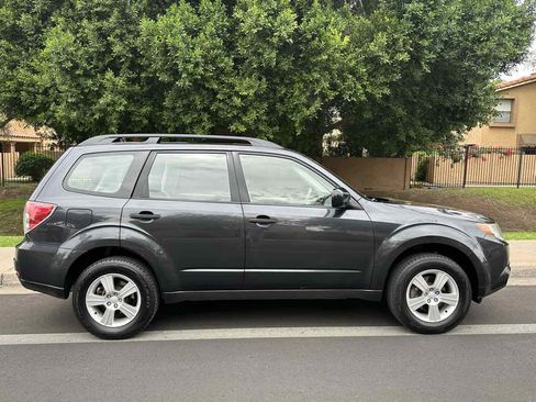 Used 2013 Subaru Forester 2.5X AWD/4WD image 9