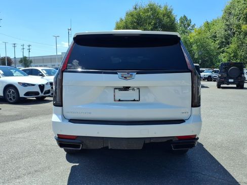 Used 2023 Cadillac Escalade ESV Sport AWD/4WD image 11