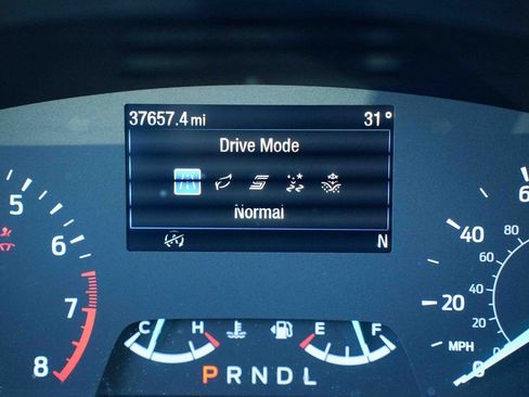 Used 2022 Ford Escape SE image 34