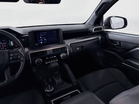 Certified 2026 Toyota Tacoma SR5 AWD/4WD image 23