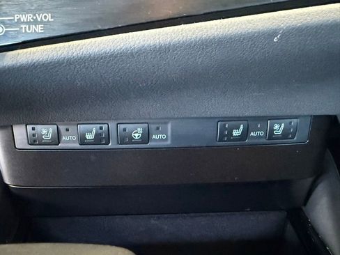 Used 2024 Lexus ES 250 w/ Premium Package AWD/4WD image 30