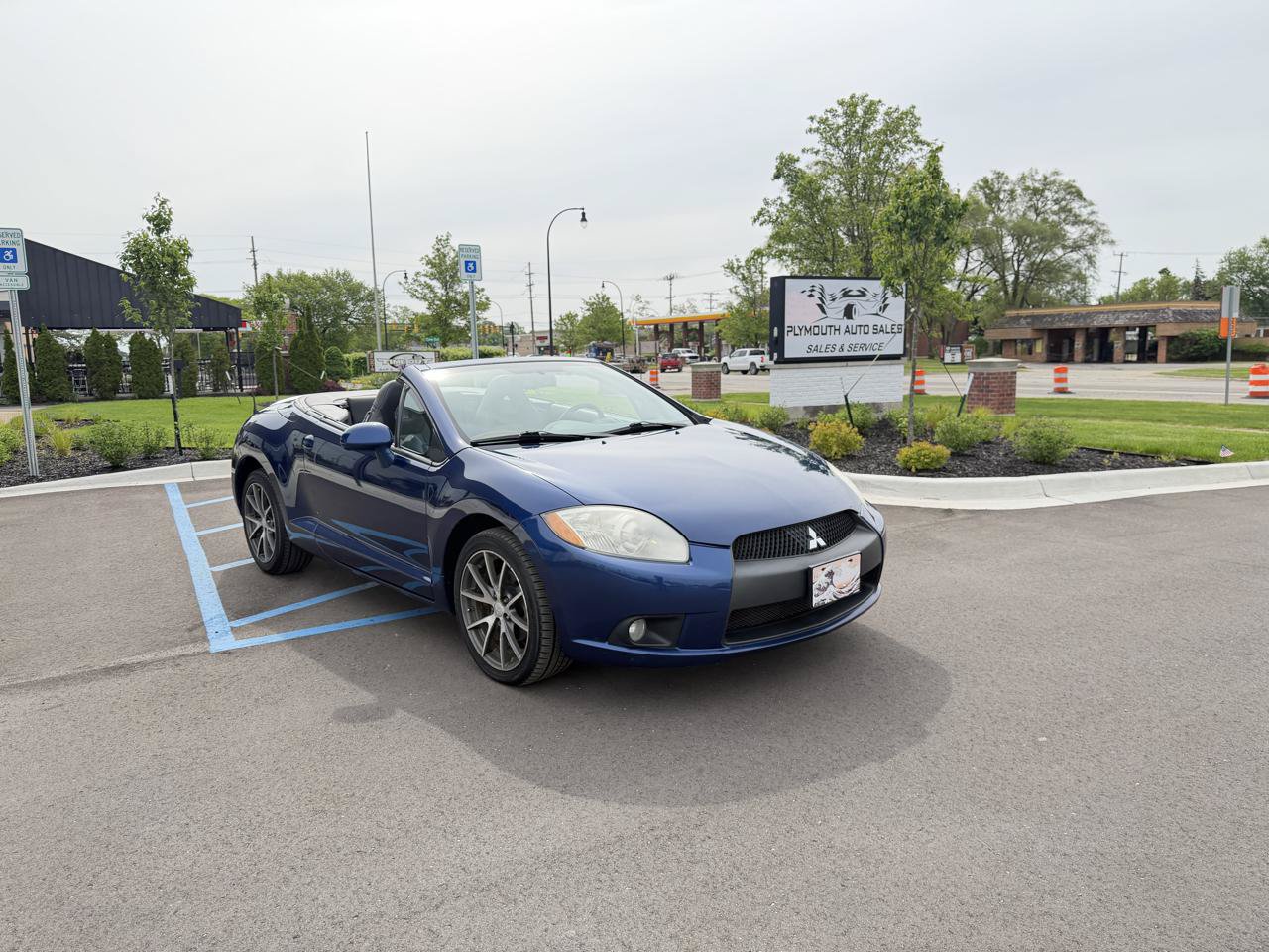 Used 2010 Mitsubishi Eclipse GT FWD image 3