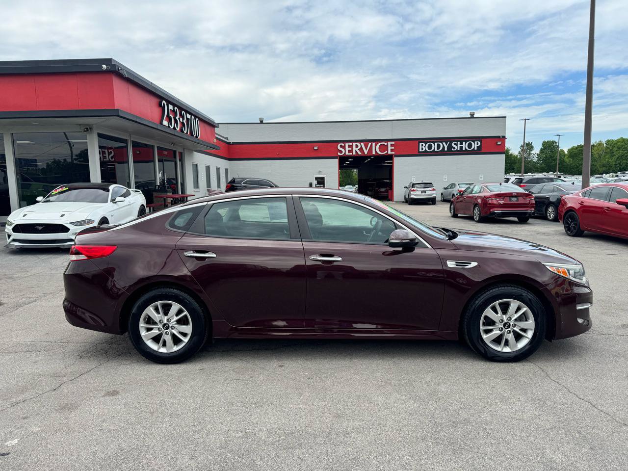 Used 2018 Kia Optima LX FWD image 2