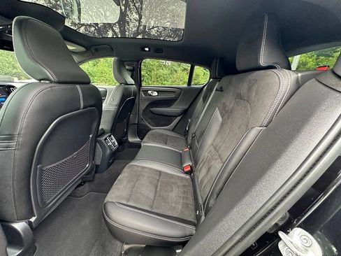 Used 2023 Volvo C40 P8 Recharge Ultimate AWD/4WD image 16