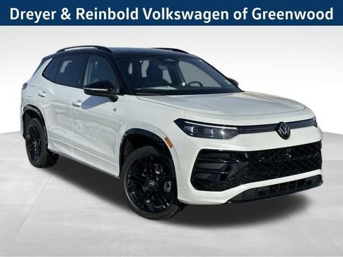 New 2026 Volkswagen Tiguan SE R-Line image 1