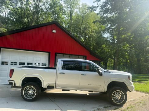 Used 2022 GMC Sierra 2500 Denali AWD/4WD image 3