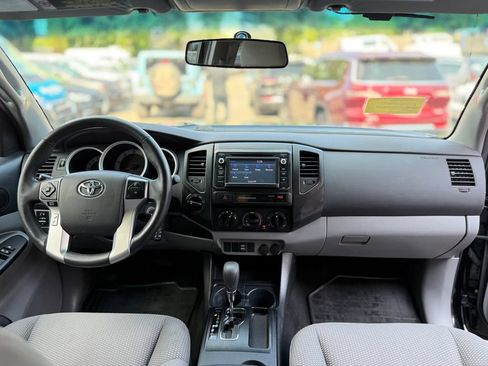 Used 2015 Toyota Tacoma 4x4 Access Cab w/ Convenience Package image 7