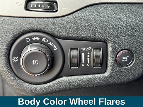 Used 2020 Jeep Cherokee High Altitude AWD/4WD image 19