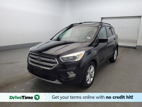 Used 2017 Ford Escape SE w/ Equipment Group 201A image 1