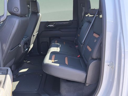 Used 2026 GMC Sierra 2500 AT4 image 21