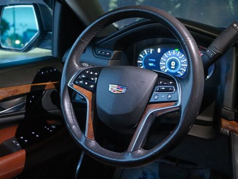 Used 2019 Cadillac Escalade Luxury image 47