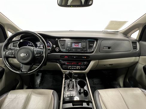 Used 2016 Kia Sedona EX FWD image 18