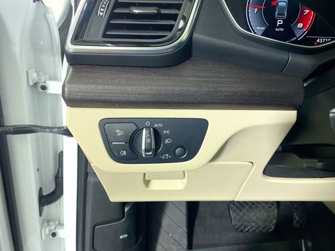 Used 2021 Audi Q5 Premium Plus w/ Premium Plus Package image 14