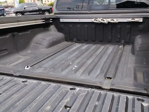 Used 2018 Nissan Frontier PRO-4X AWD/4WD image 26