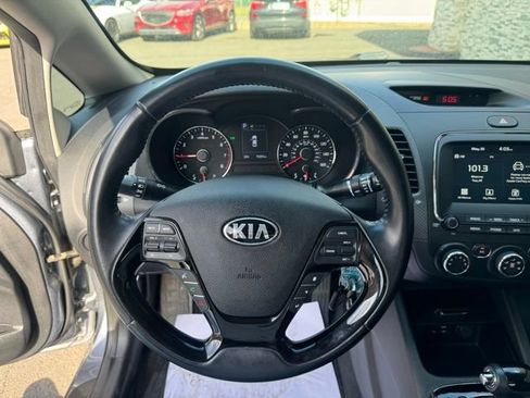 Used 2017 Kia Forte S FWD image 18