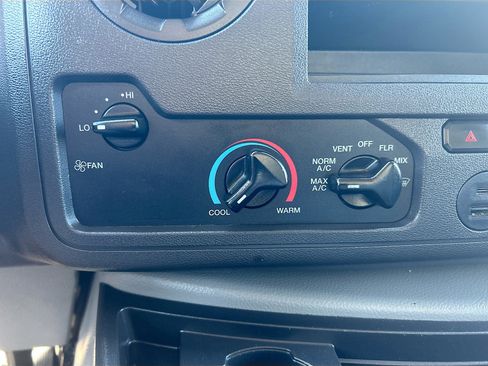 Used 2022 Ford E-350 and Econoline 350 Super Duty image 14