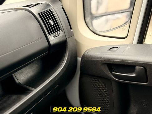 Used 2021 RAM ProMaster 2500 w/ Convenience Group FWD image 15