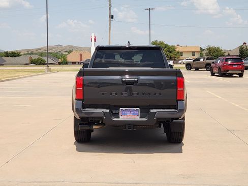 Used 2024 Toyota Tacoma TRD Sport RWD image 8