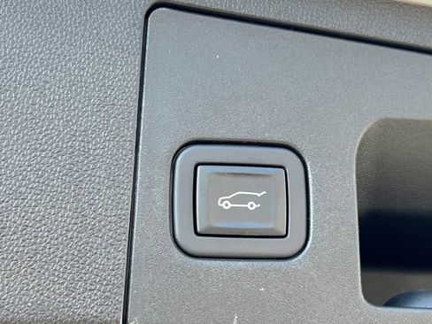 Certified 2024 Cadillac XT4 Premium Luxury image 15