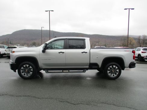Certified 2022 Chevrolet Silverado 2500 Custom w/ Custom Value Package AWD/4WD image 8