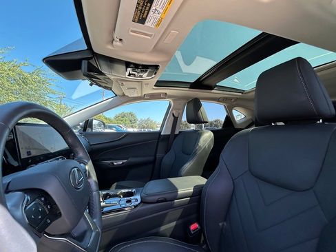 Used 2025 Lexus NX 350h AWD w/ Luxury Package image 12