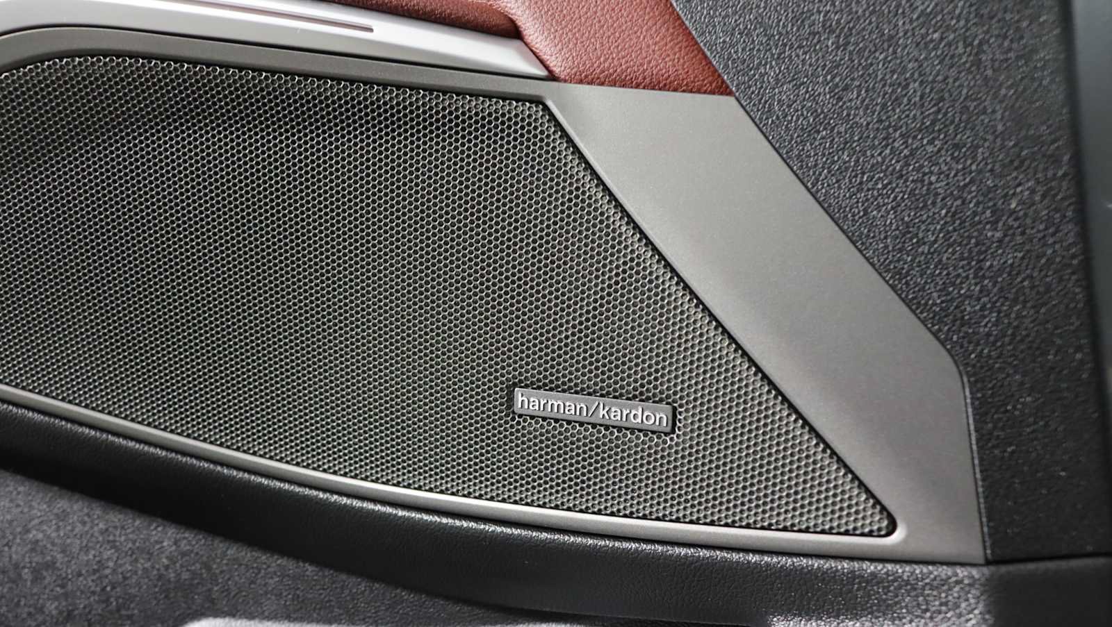 Used 2025 BMW M340i xDrive w/ Premium Package AWD/4WD image 22