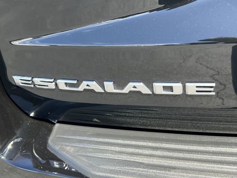 Used 2026 Cadillac Escalade Sport AWD/4WD image 9