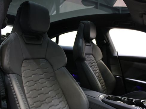 Used 2023 Audi e-tron GT Prestige AWD/4WD image 22