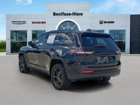 Used 2024 Jeep Grand Cherokee Limited w/ Black Appearance Package RWD image 4