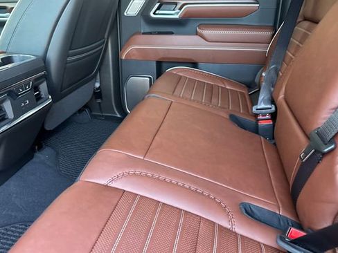 New 2026 GMC Sierra 2500 Denali Ultimate w/ LPO, Black Badging Package AWD/4WD image 13